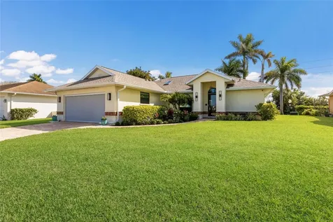 5107 86th Street Court W Bradenton FL 34210