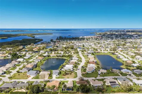 5107 86th Street Court W Bradenton FL 34210