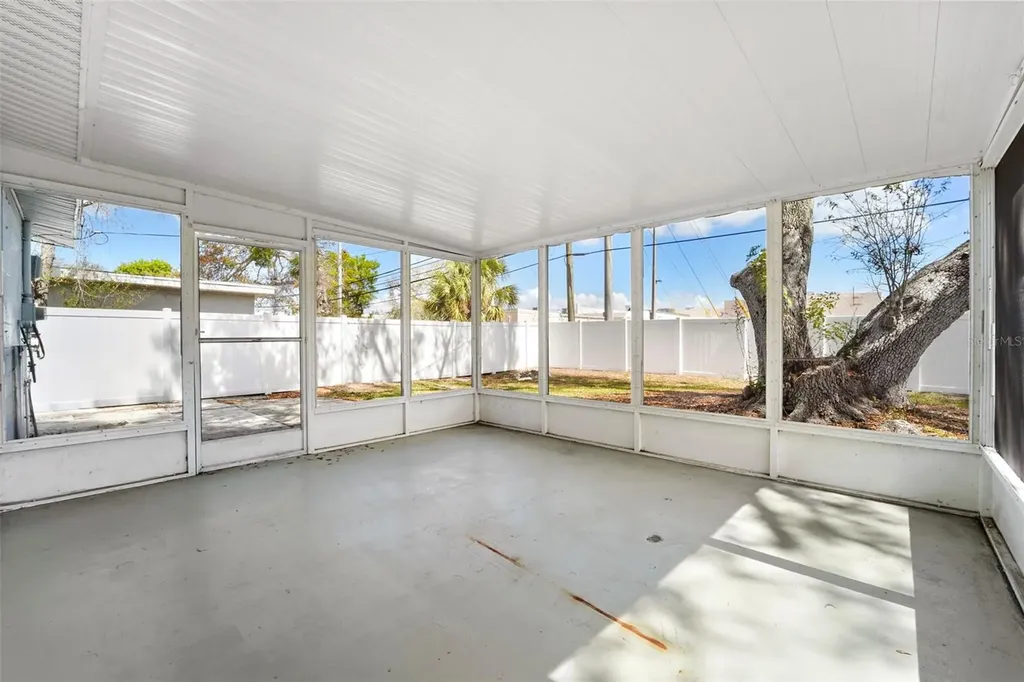 215 36th Street SE Largo FL 33771