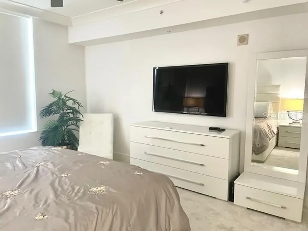 1350 Main Street Sarasota FL 34236