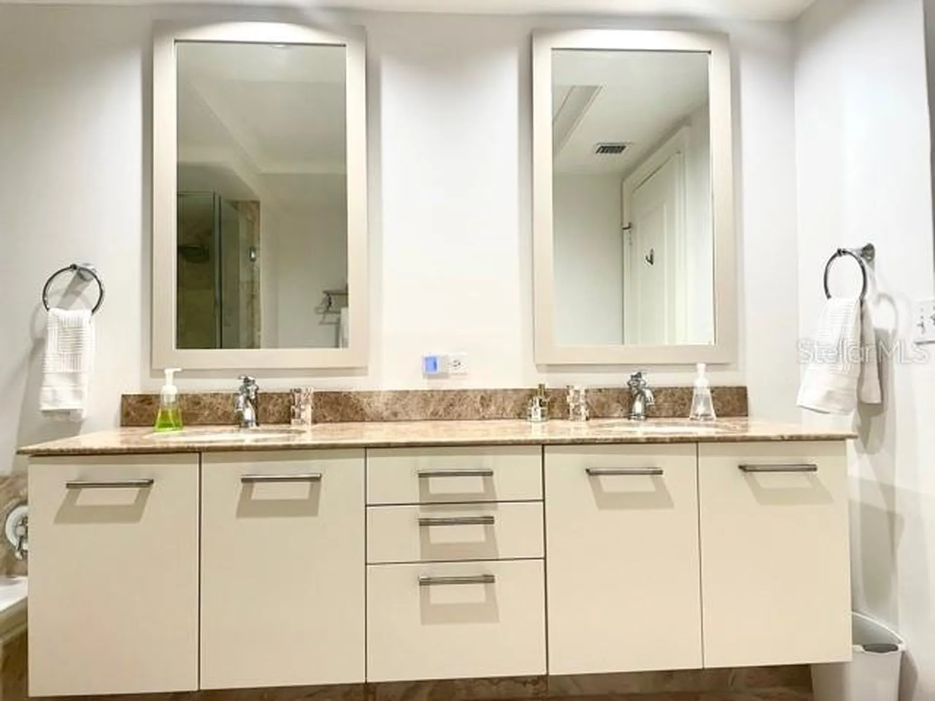 1350 Main Street Sarasota FL 34236