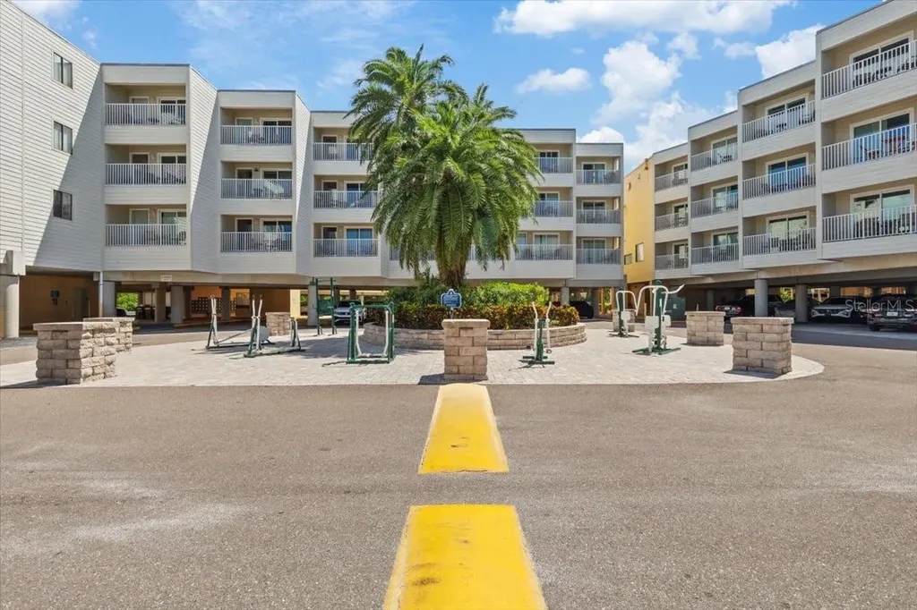 2506 N Rocky Point Drive Tampa FL 33607