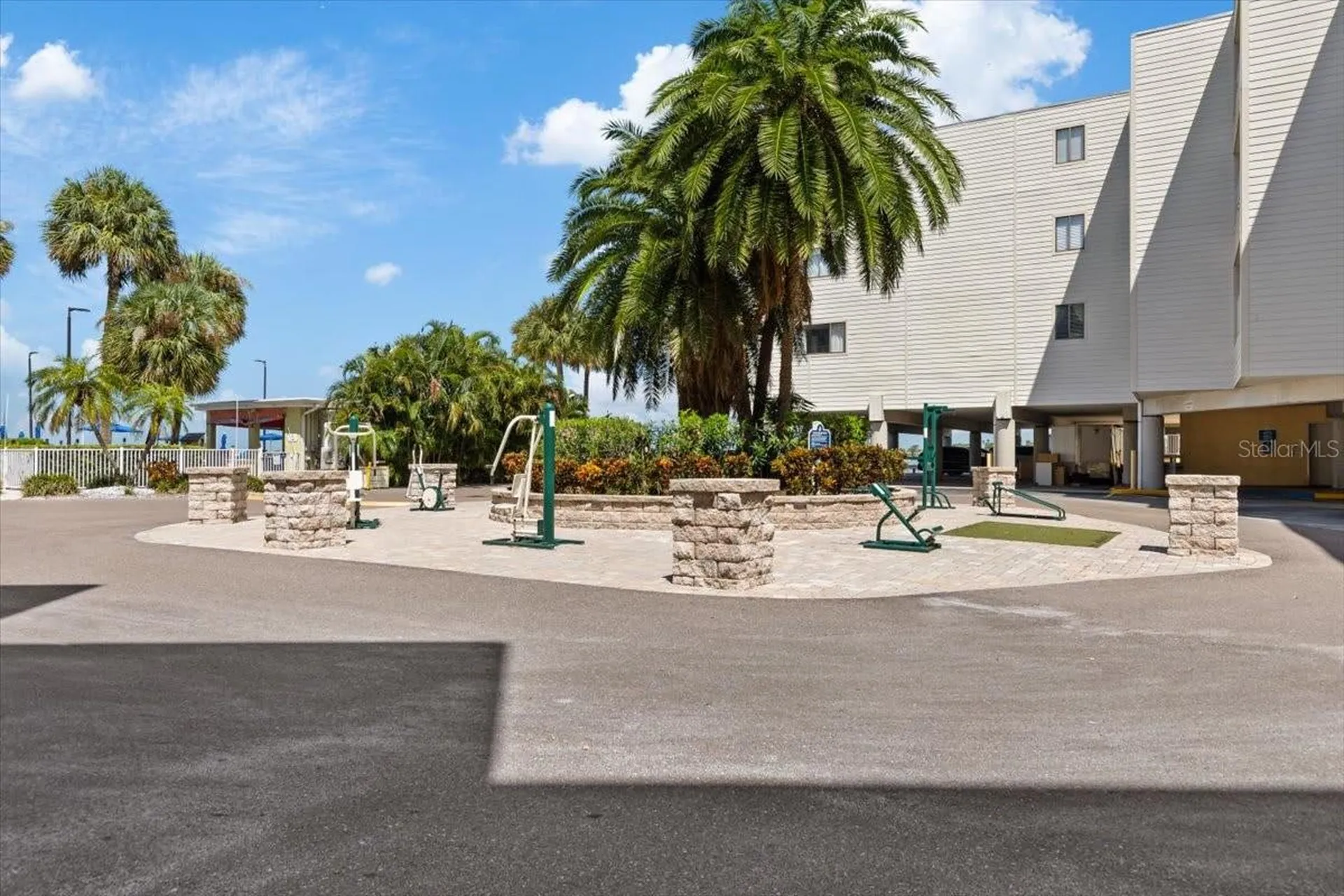 2506 N Rocky Point Drive Tampa FL 33607