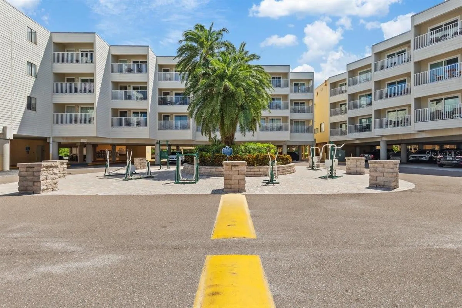 2506 N Rocky Point Drive Tampa FL 33607