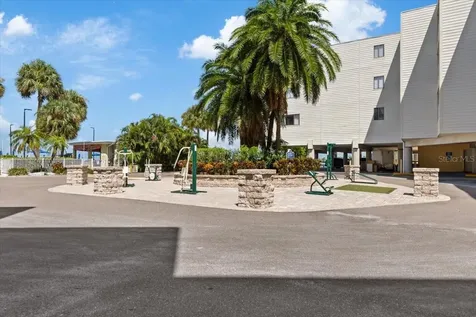 2506 N Rocky Point Drive Tampa FL 33607