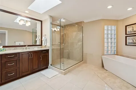 4951 Bayshore Boulevard Tampa FL 33611
