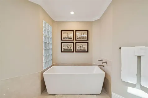 4951 Bayshore Boulevard Tampa FL 33611