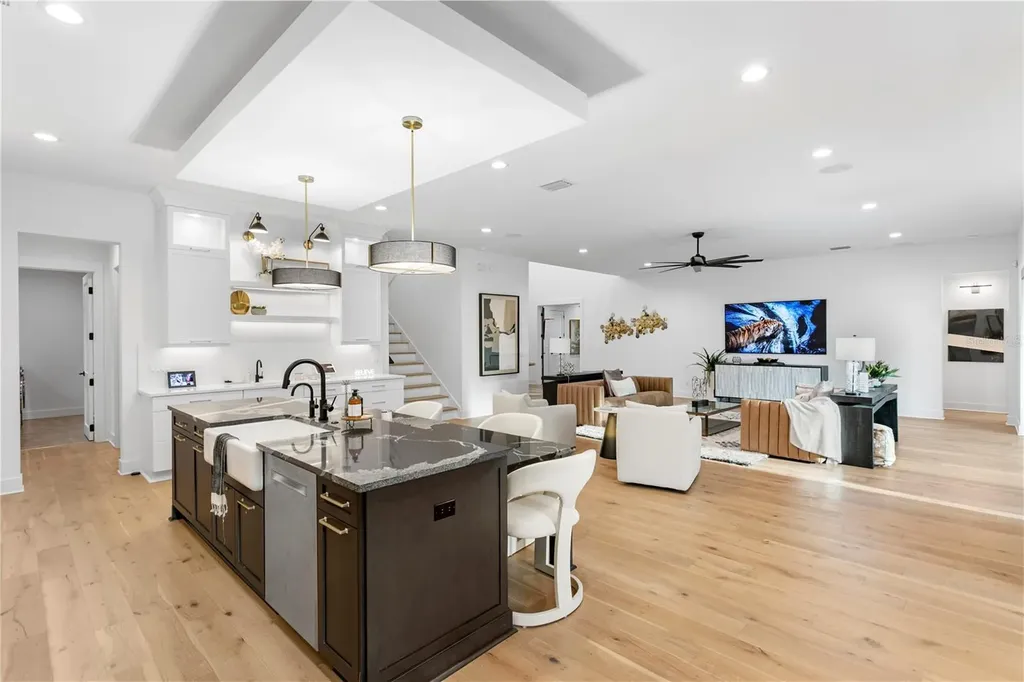 3007 S West Shore Boulevard Tampa FL 33629