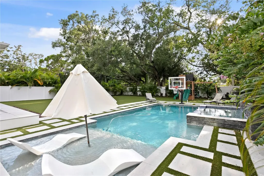3007 S West Shore Boulevard Tampa FL 33629