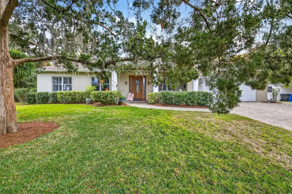 12010 Hardaman Place Tampa FL 33618