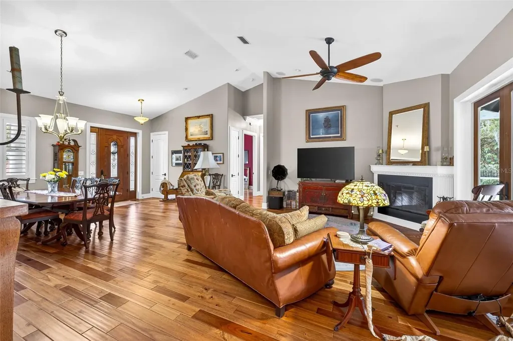 12010 Hardaman Place Tampa FL 33618