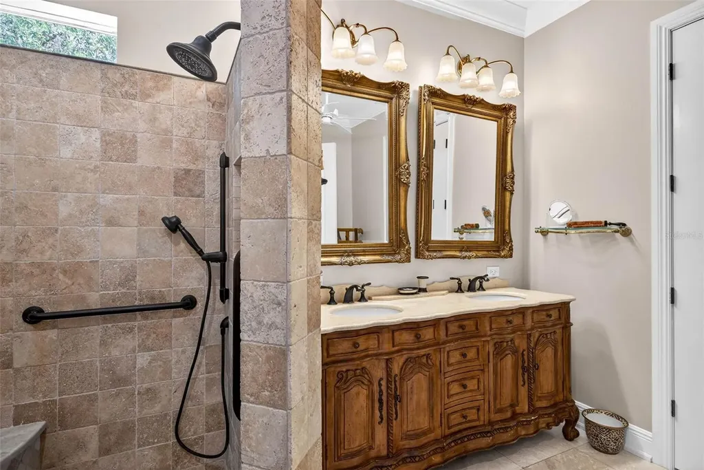 12010 Hardaman Place Tampa FL 33618