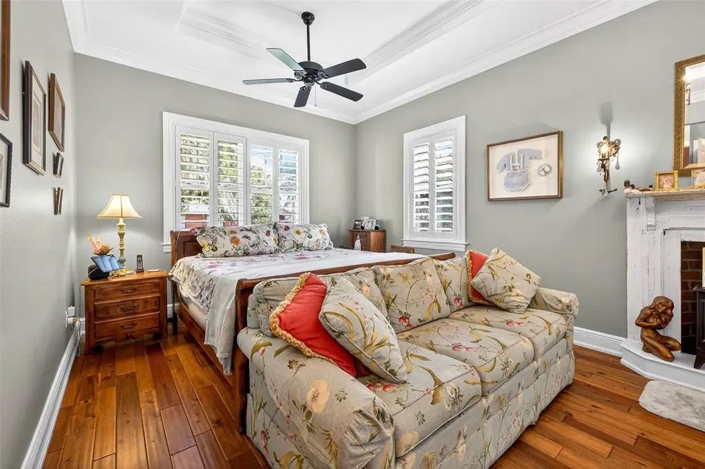 12010 Hardaman Place Tampa FL 33618