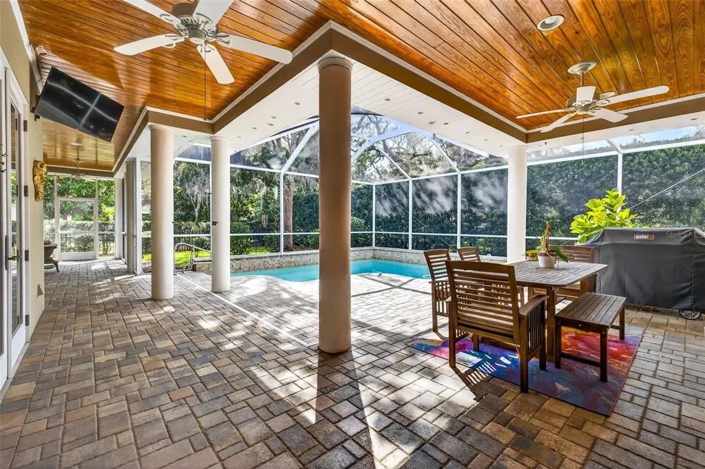 12010 Hardaman Place Tampa FL 33618