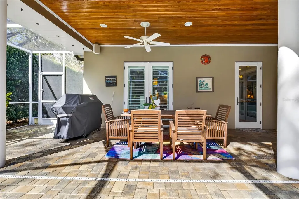 12010 Hardaman Place Tampa FL 33618