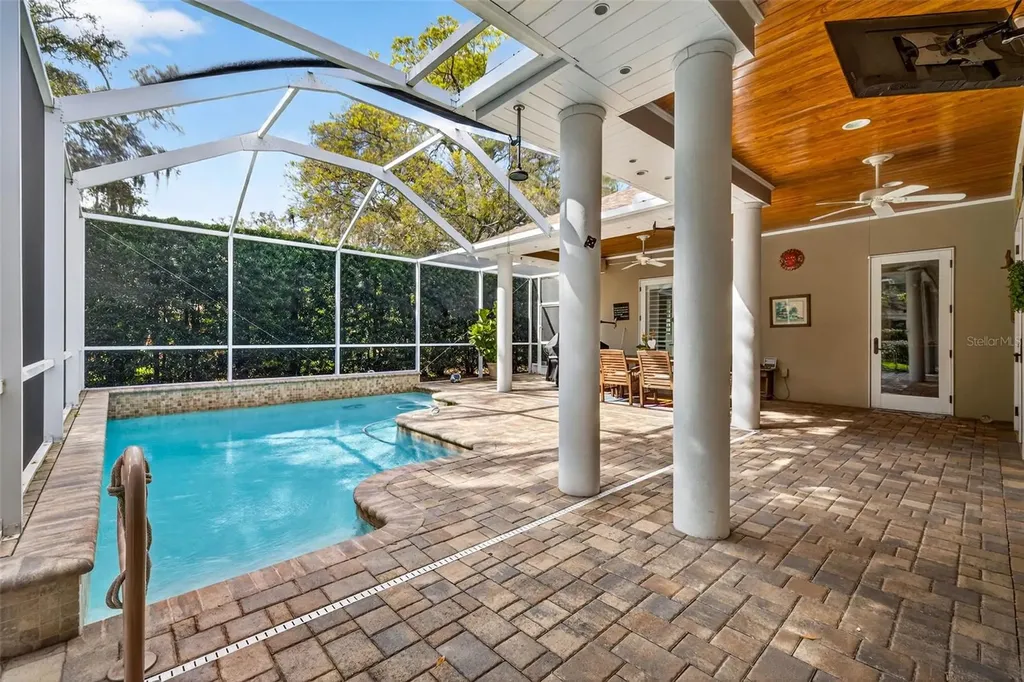 12010 Hardaman Place Tampa FL 33618