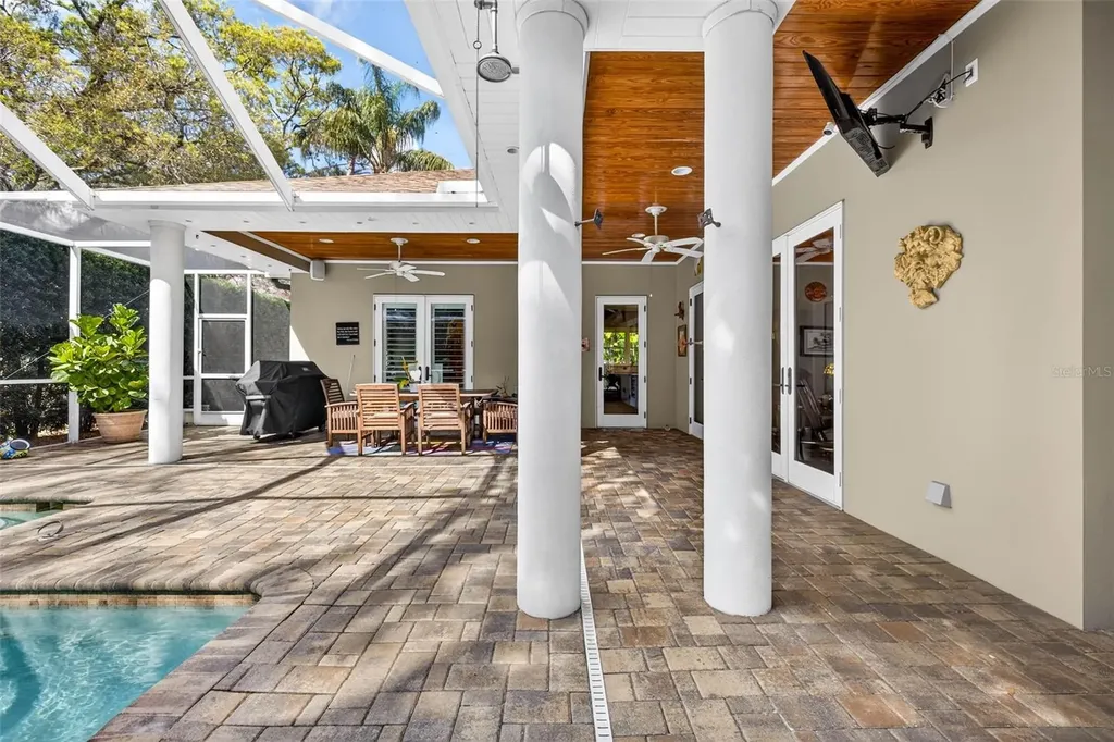 12010 Hardaman Place Tampa FL 33618