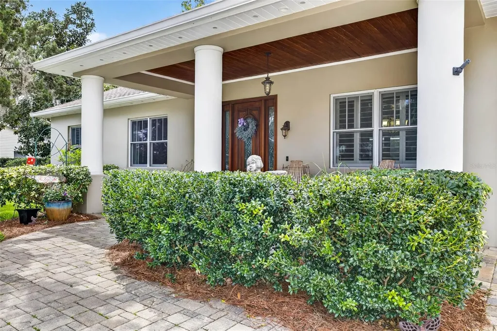 12010 Hardaman Place Tampa FL 33618