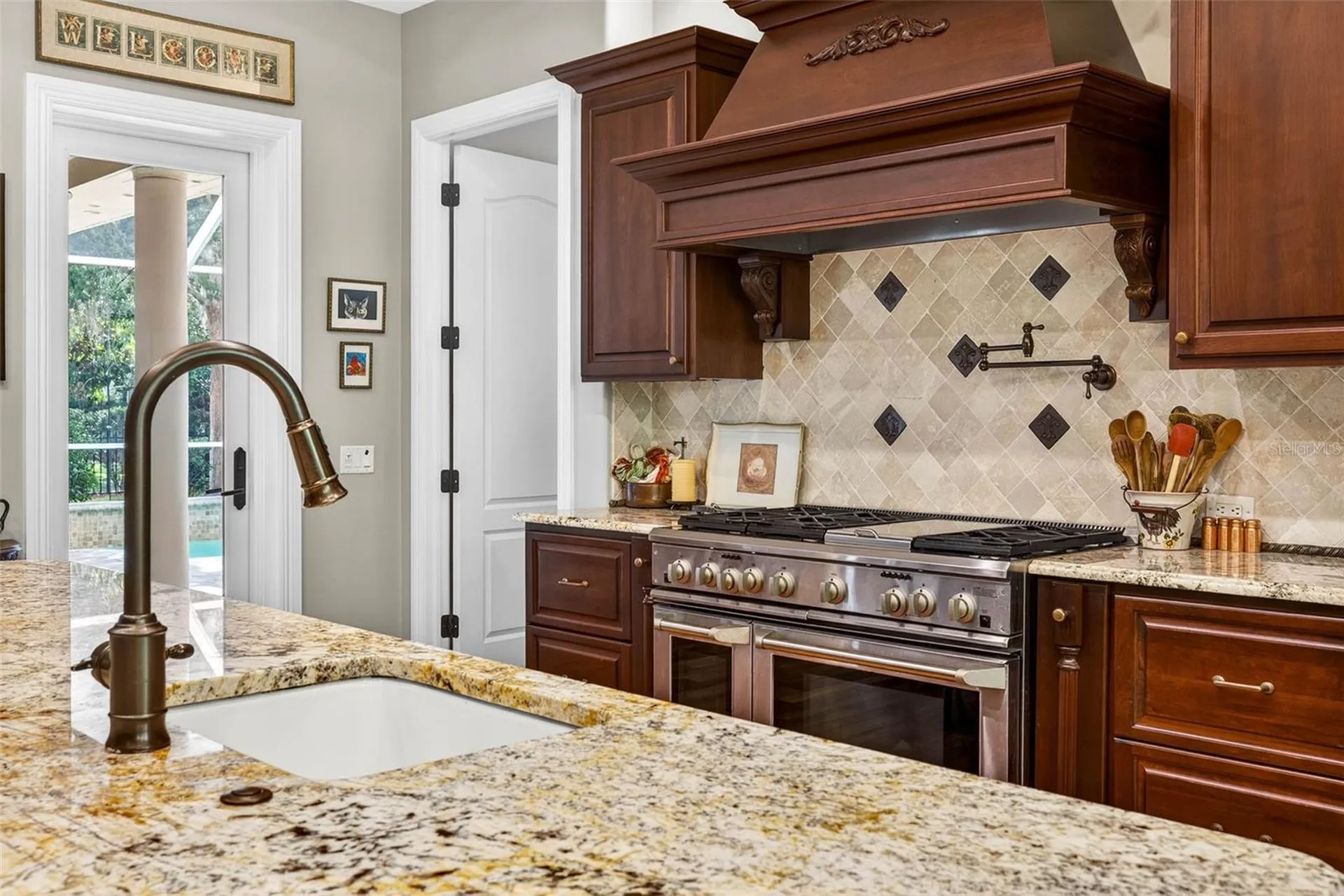 12010 Hardaman Place Tampa FL 33618