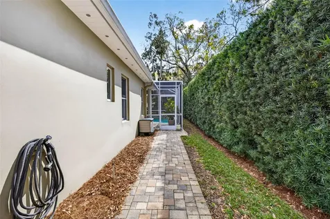 12010 Hardaman Place Tampa FL 33618