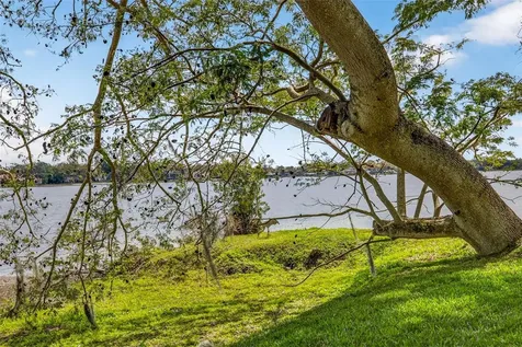 12010 Hardaman Place Tampa FL 33618