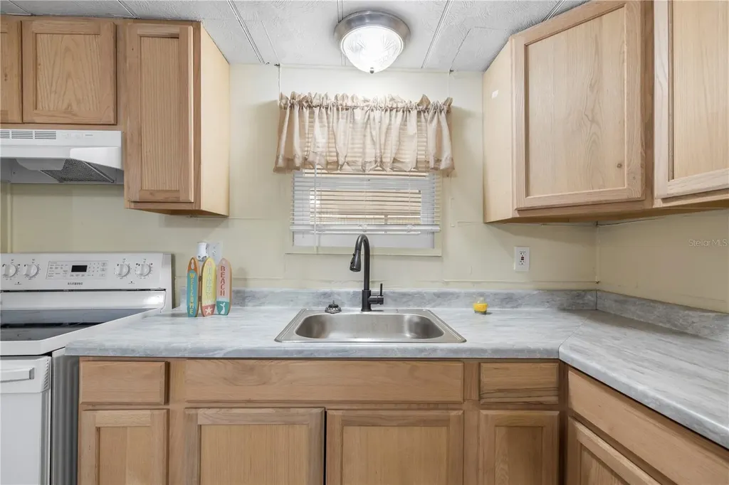 36416 Cordova Circle Zephyrhills FL 33541