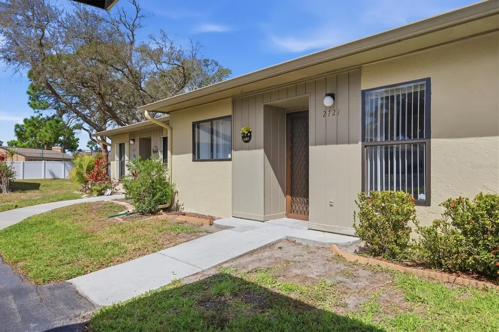 2721 60th Avenue Drive W Bradenton FL 34207