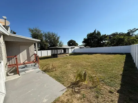 208 Center Street Auburndale FL 33823
