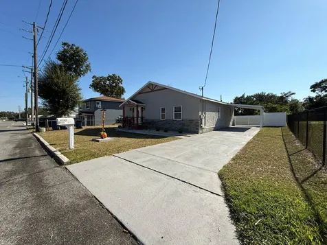 208 Center Street Auburndale FL 33823