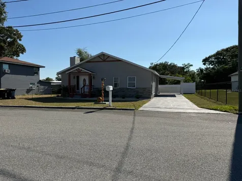 208 Center Street Auburndale FL 33823