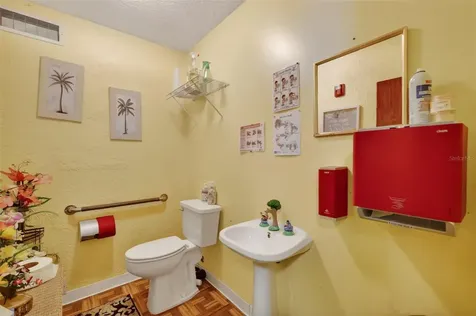 4075 N Highway 19a Mount Dora FL 32757