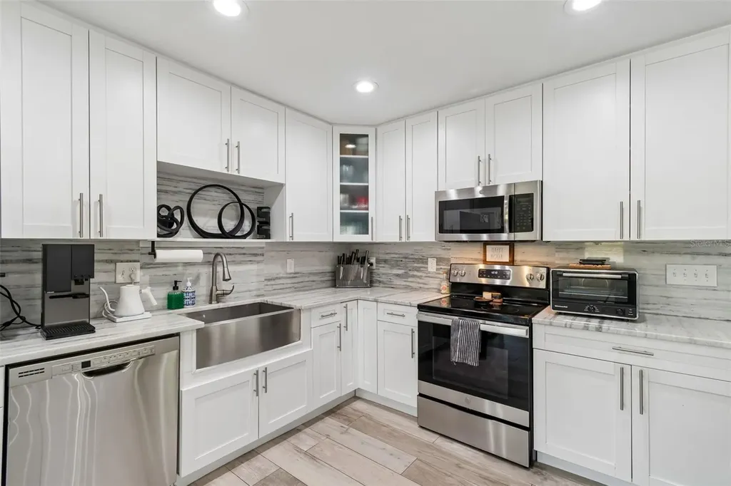 4611 W Paxton Avenue Tampa FL 33611