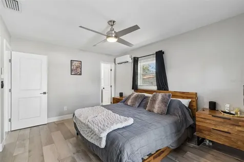 4611 W Paxton Avenue Tampa FL 33611