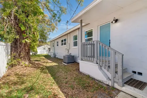 4611 W Paxton Avenue Tampa FL 33611