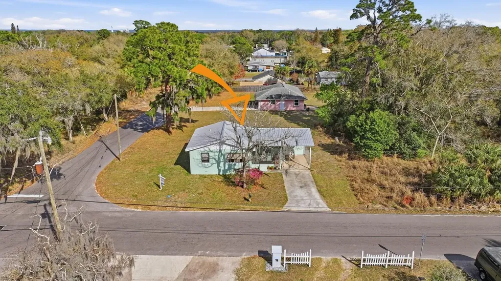 2627 Myrtle Avenue Mims FL 32754