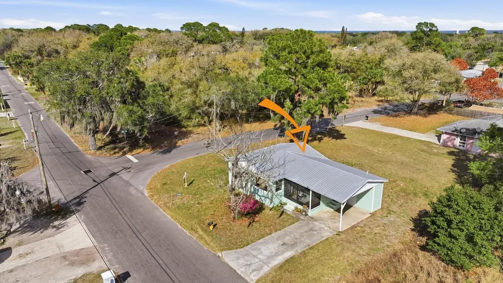 2627 Myrtle Avenue Mims FL 32754