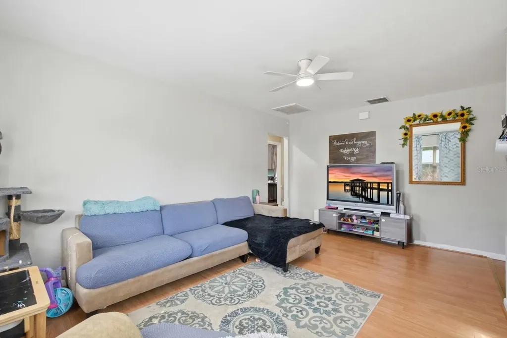 2627 Myrtle Avenue Mims FL 32754