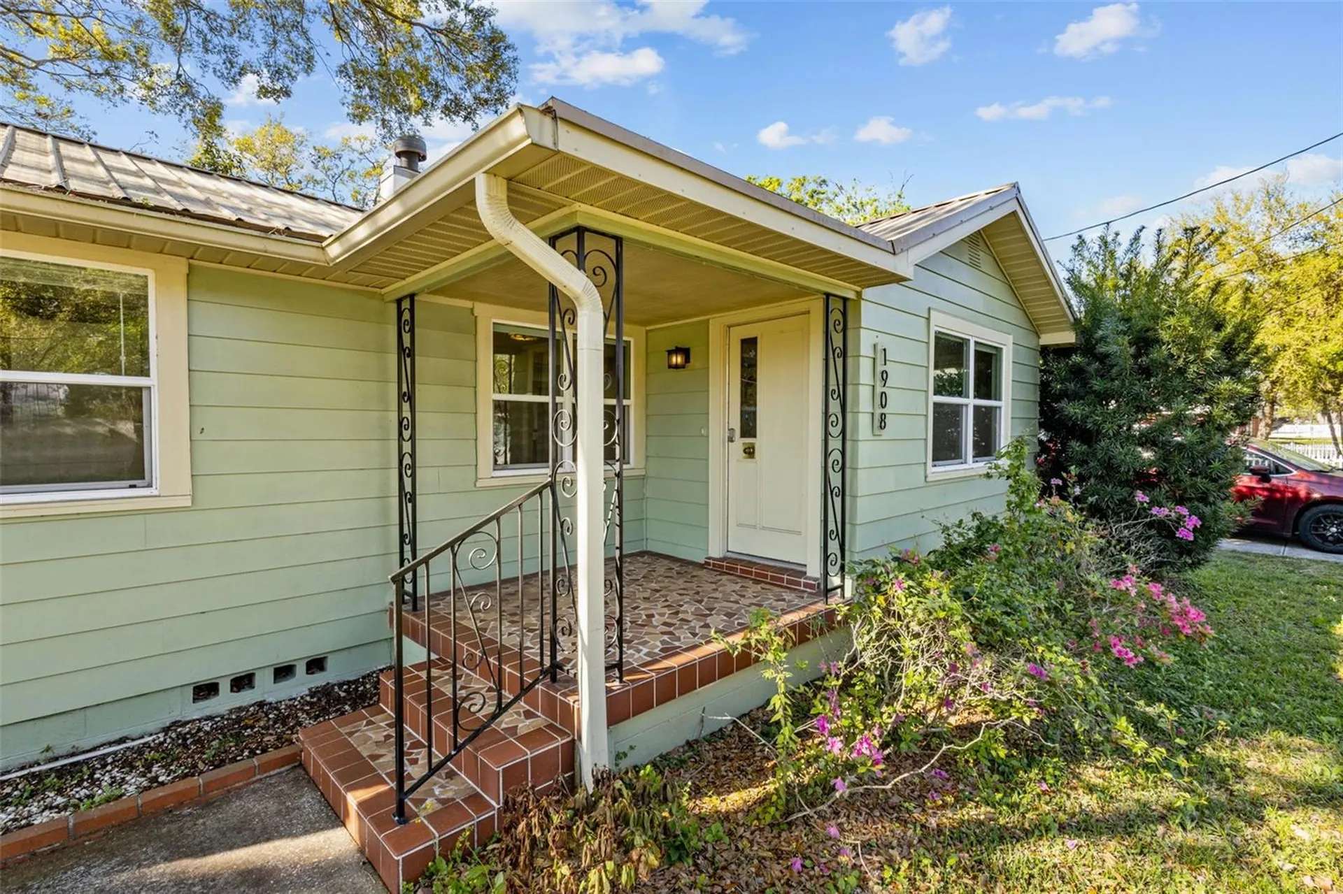 1908 W Fern Street Tampa FL 33604