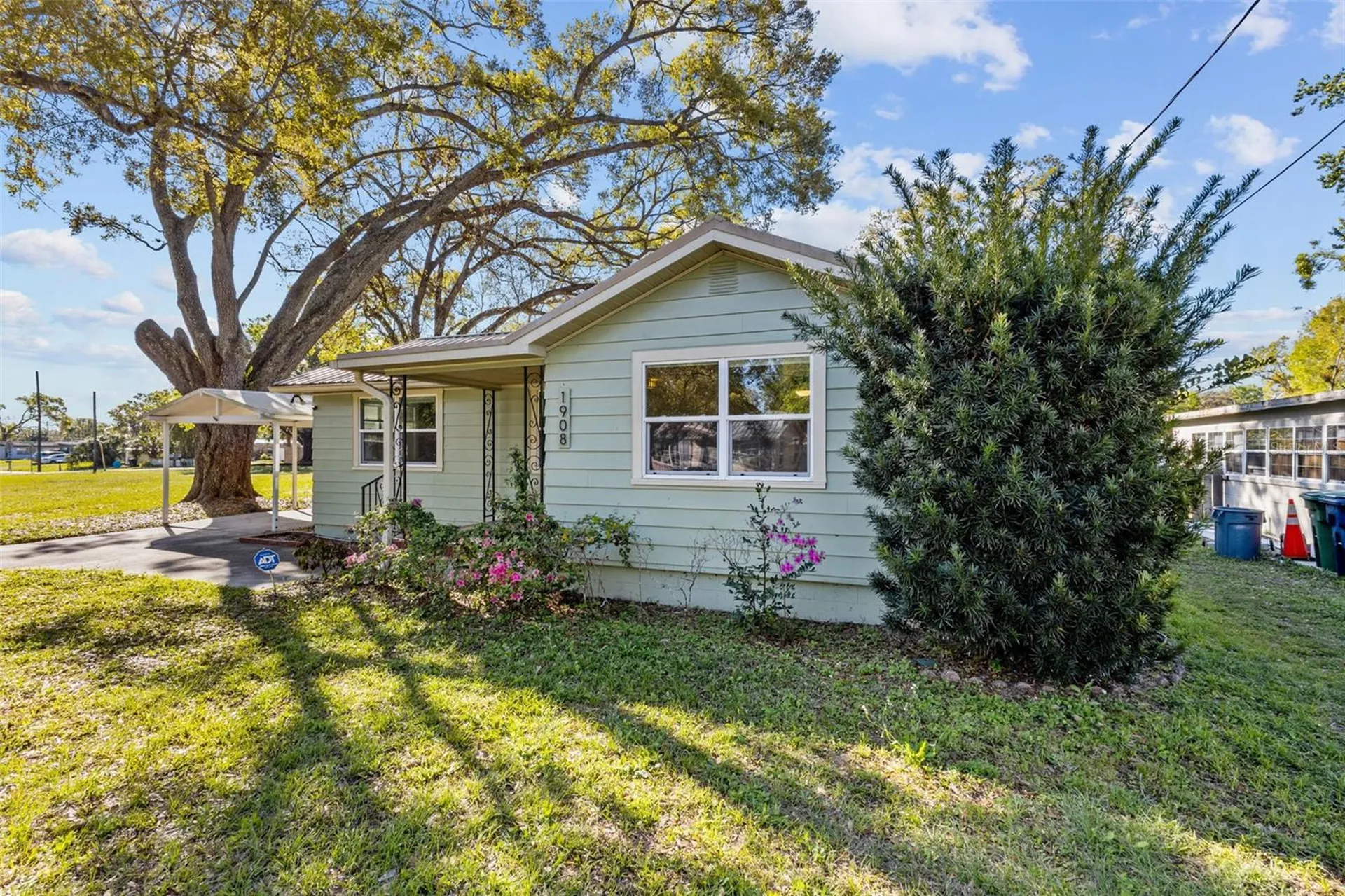 1908 W Fern Street Tampa FL 33604