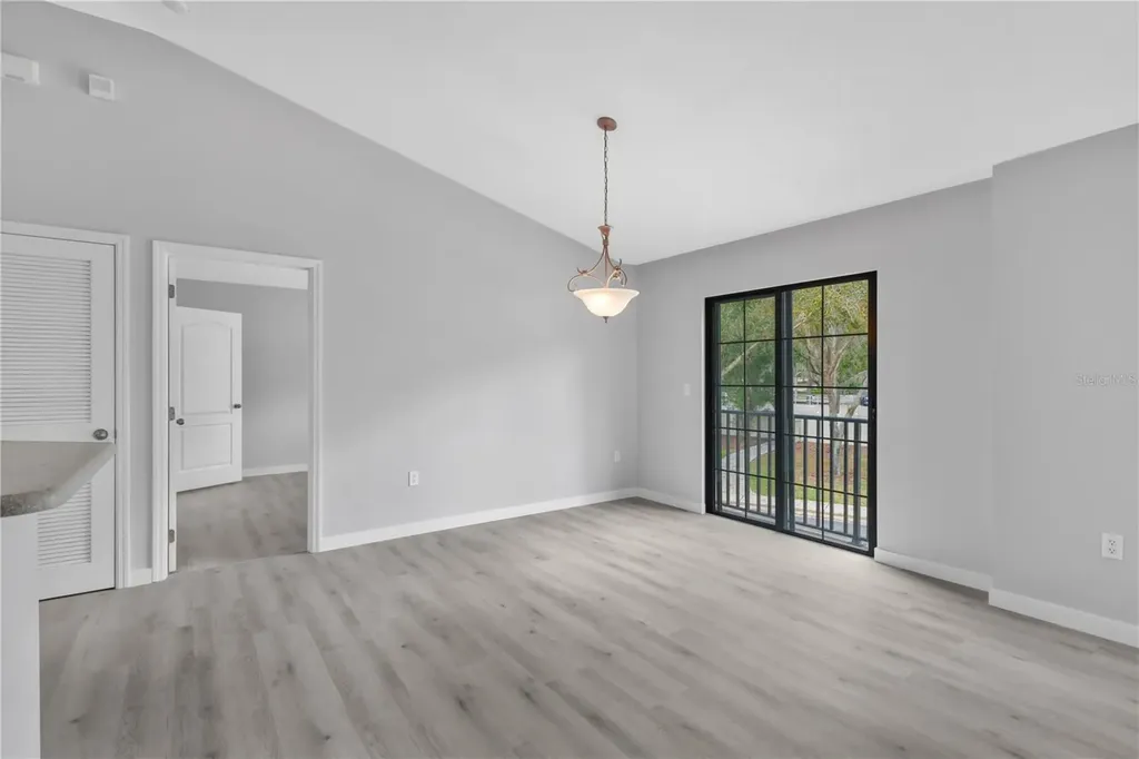 16505 Kingletridge Avenue Lithia FL 33547