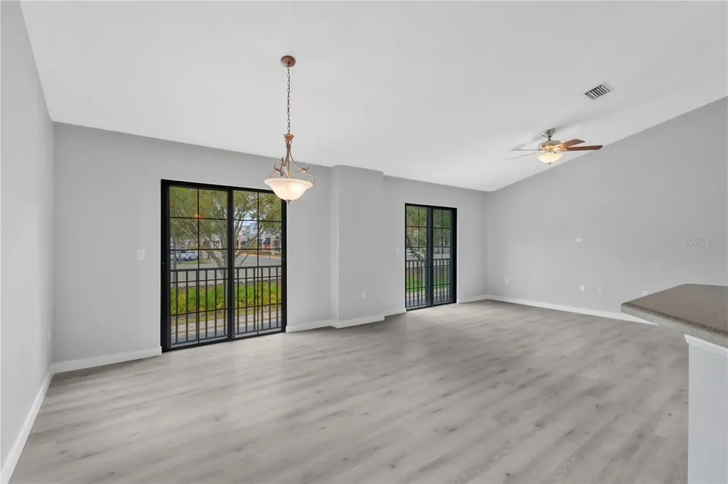 16505 Kingletridge Avenue Lithia FL 33547