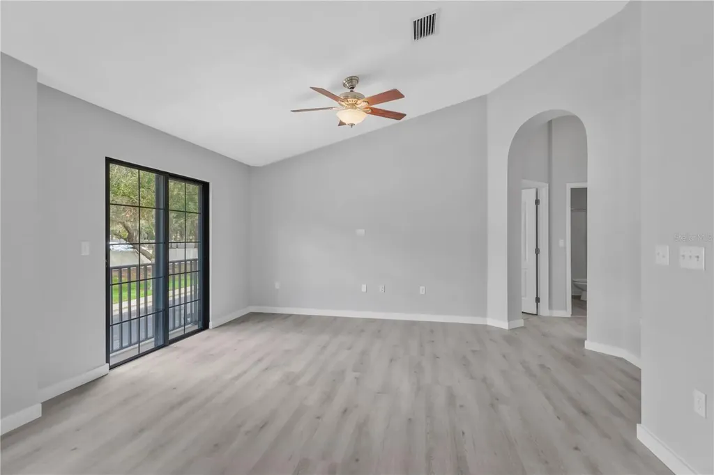 16505 Kingletridge Avenue Lithia FL 33547