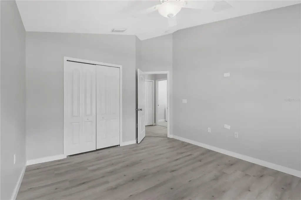16505 Kingletridge Avenue Lithia FL 33547