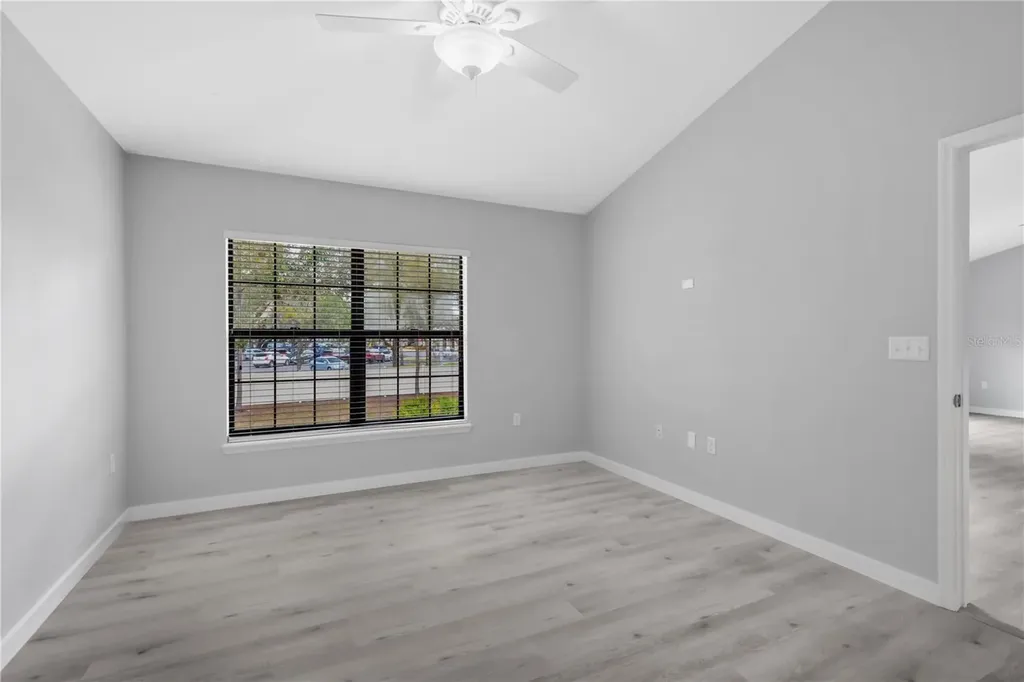 16505 Kingletridge Avenue Lithia FL 33547