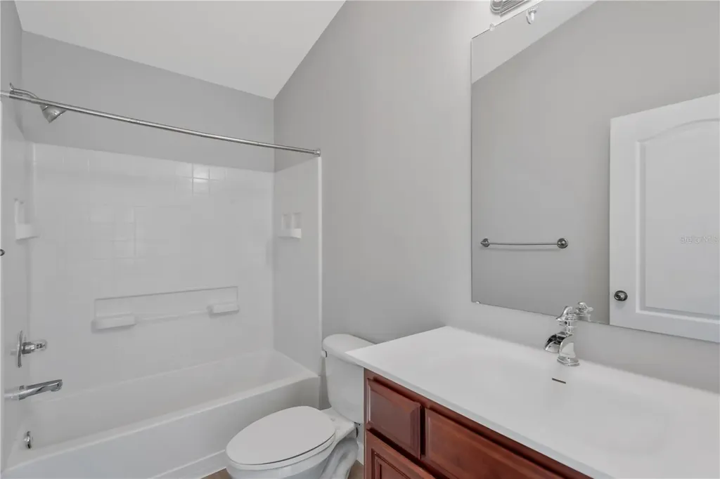 16505 Kingletridge Avenue Lithia FL 33547