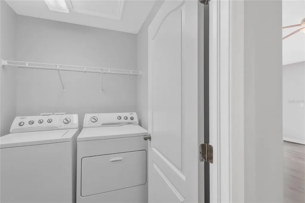 16505 Kingletridge Avenue Lithia FL 33547
