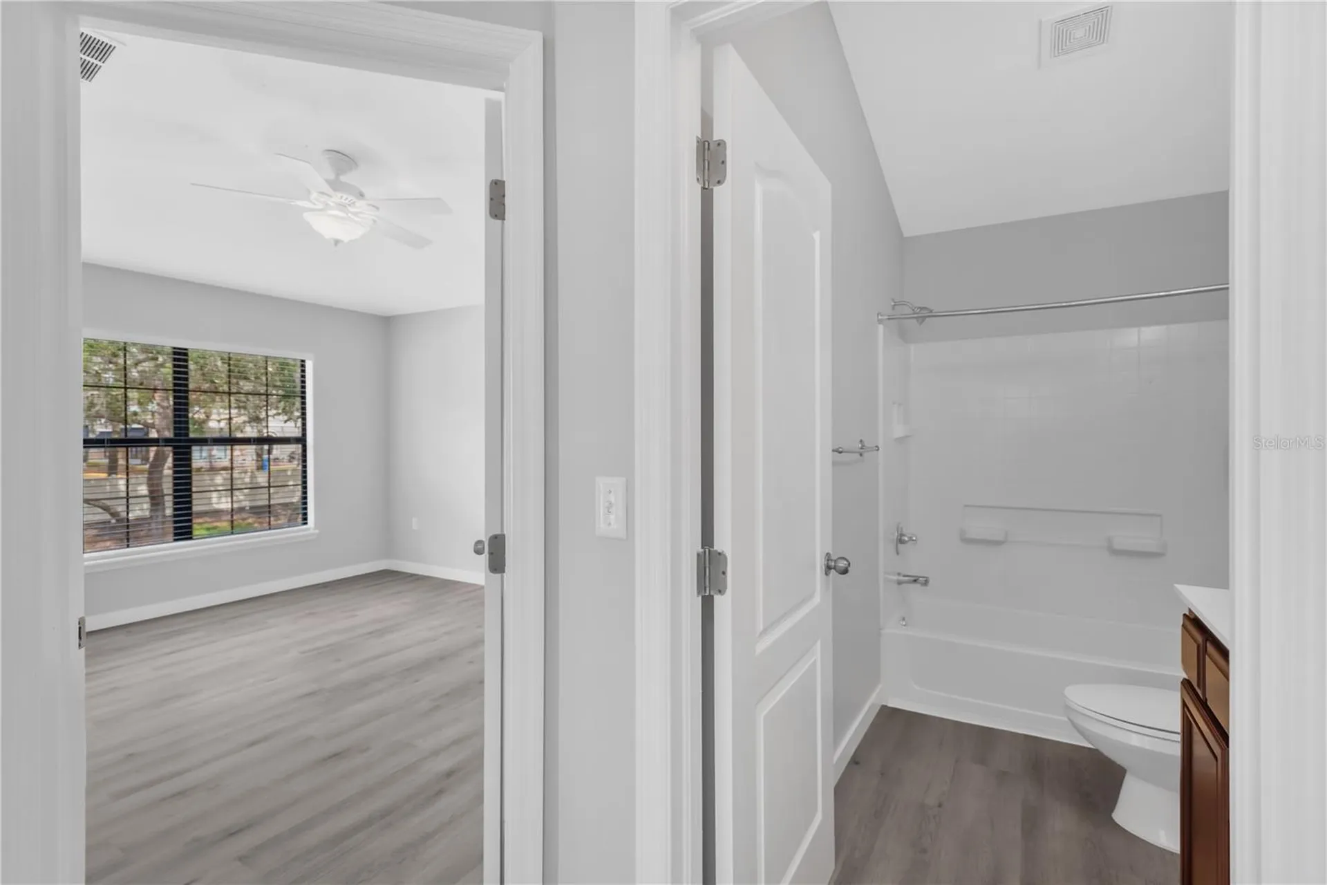 16505 Kingletridge Avenue Lithia FL 33547