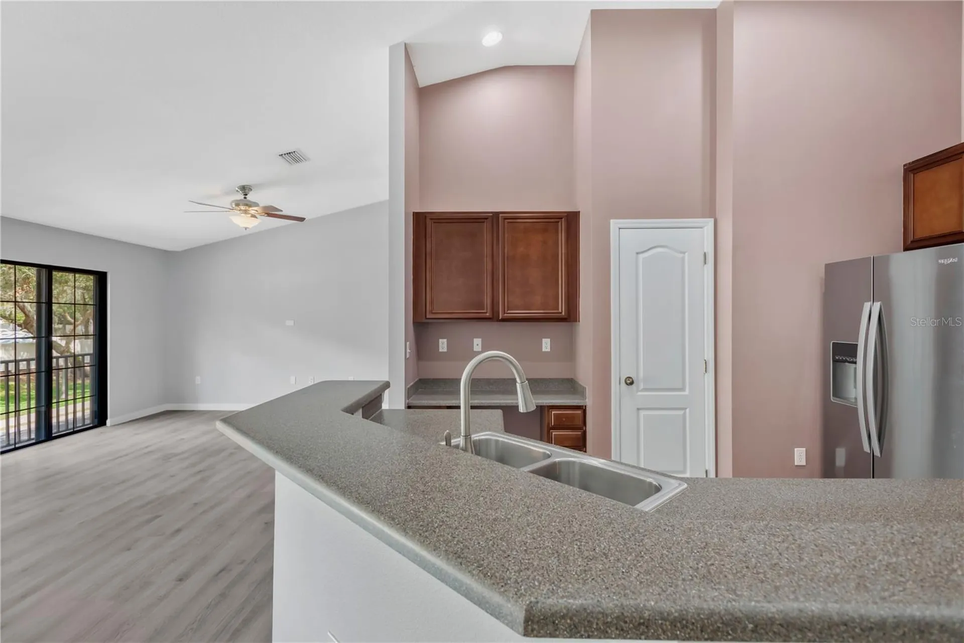 16505 Kingletridge Avenue Lithia FL 33547