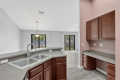 16505 Kingletridge Avenue Lithia FL 33547