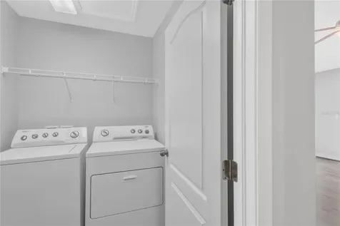 16505 Kingletridge Avenue Lithia FL 33547